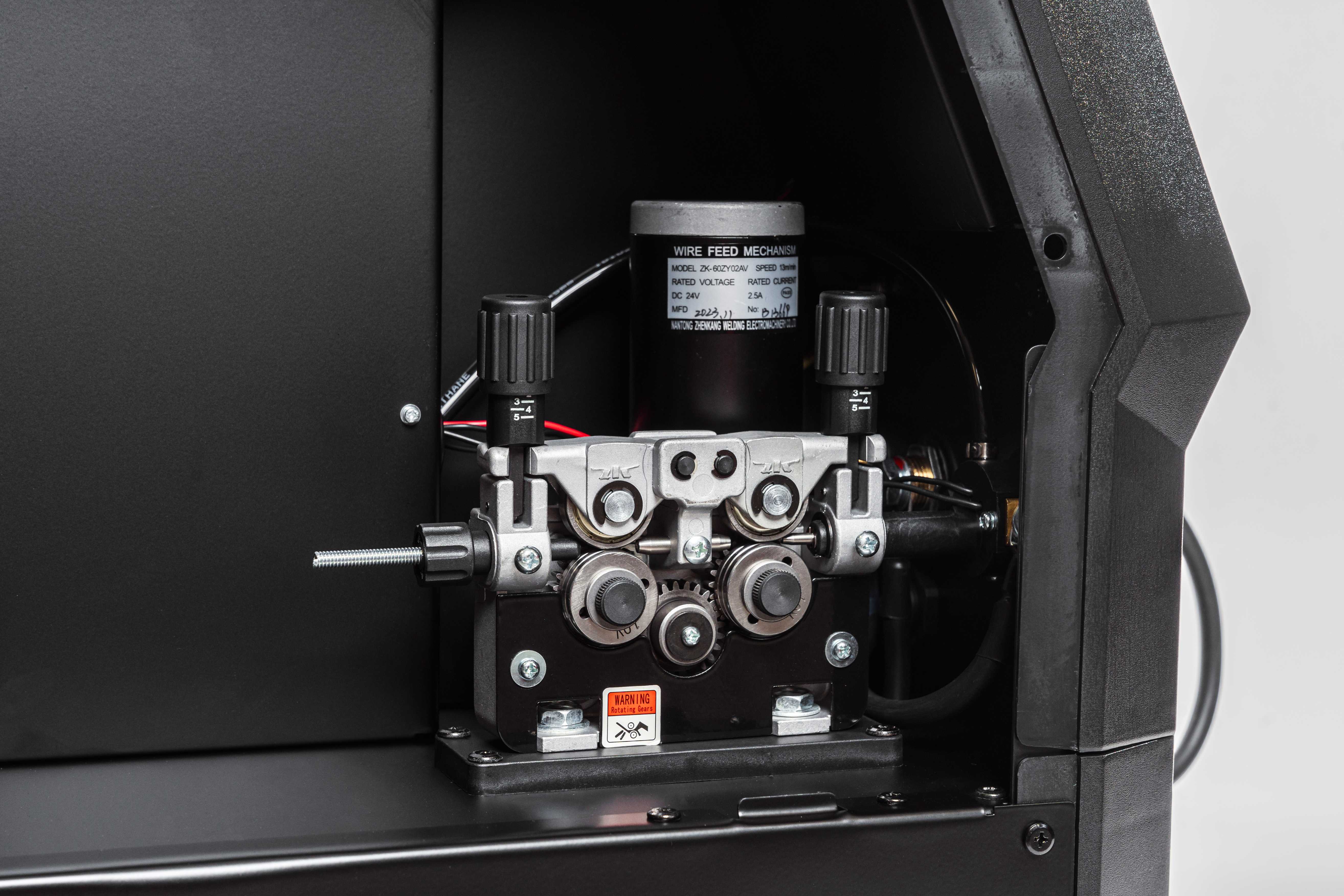 CROSARC MIG Pulse Multi Process (370C) - Water Cooled Wire Feed Internal Close Up